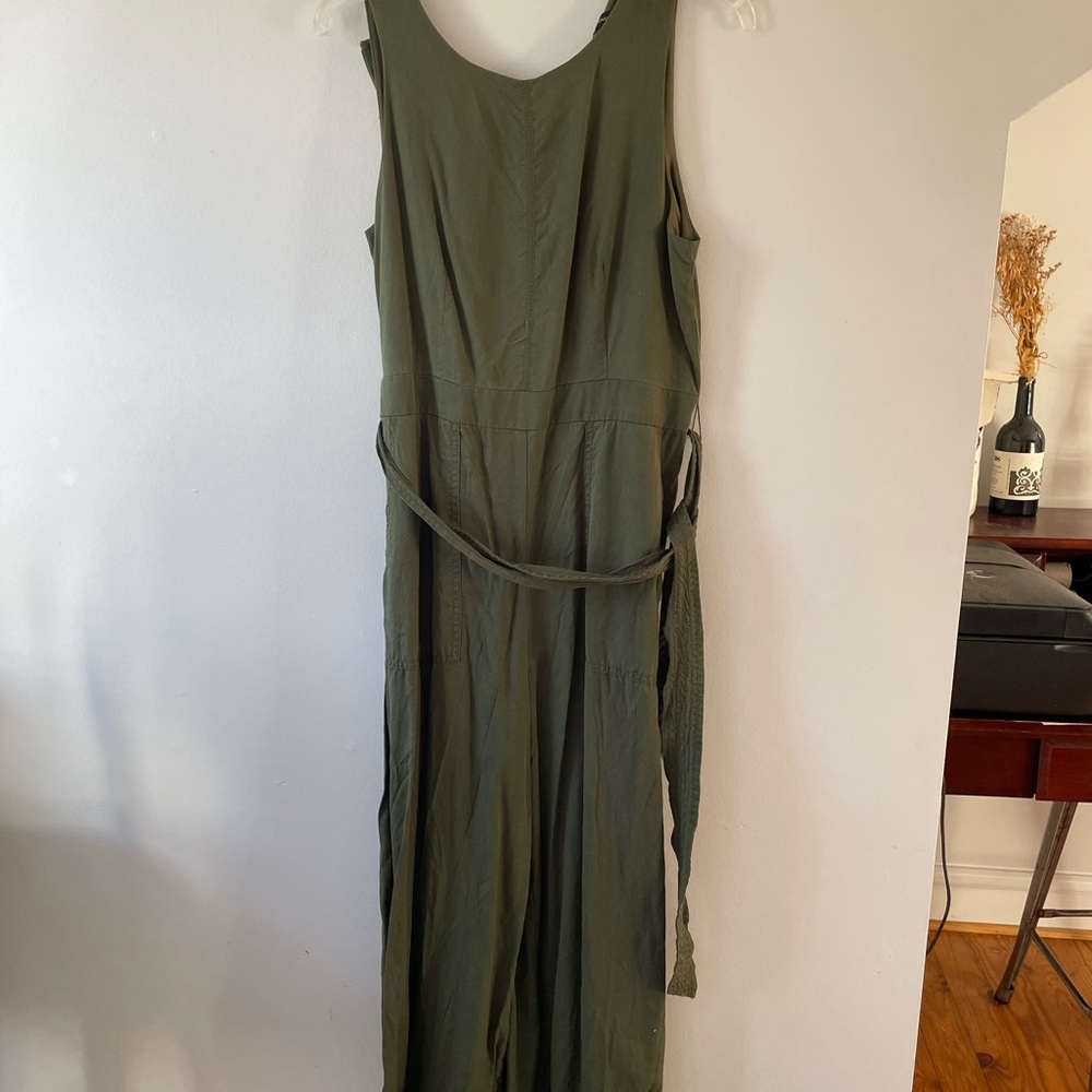 Banana Republic Size 4 JUMPER!